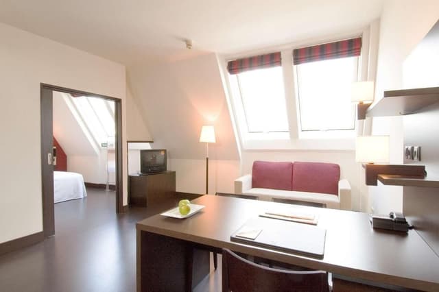 Family Room (3 Adults)