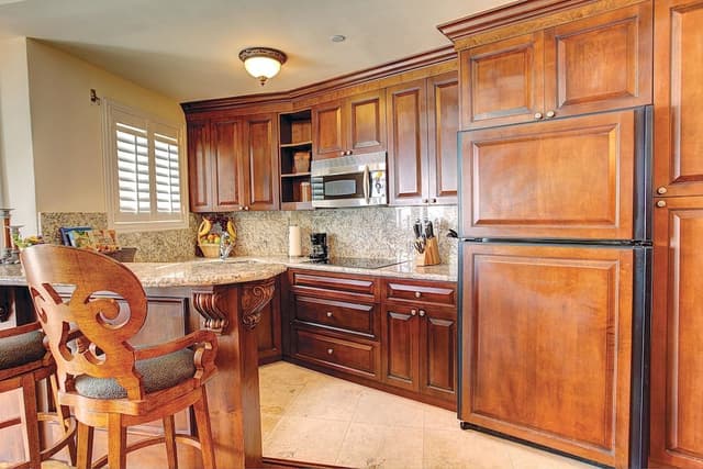 One Bedroom Suite with Kitchen / Living Room