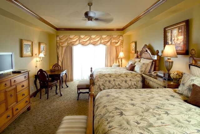 One Bedroom Suite with Kitchen / Living Room