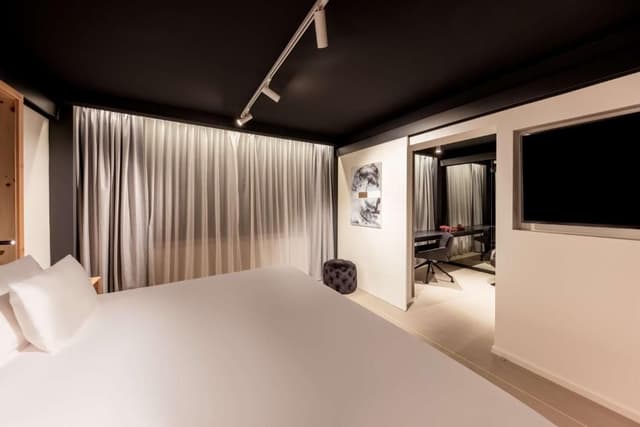 nhow Junior Art Suite 2A1C