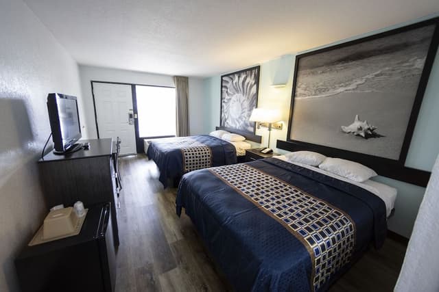 Room, 2 Queen Beds, Non Smoking