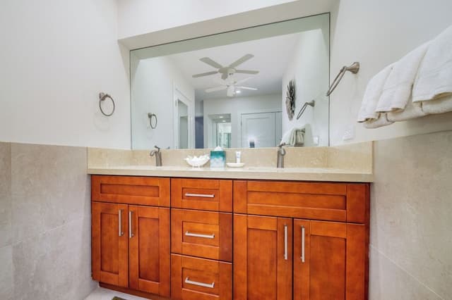 Condo, 1 Bedroom, Partial Ocean View (Unit H206 ,1Bath)