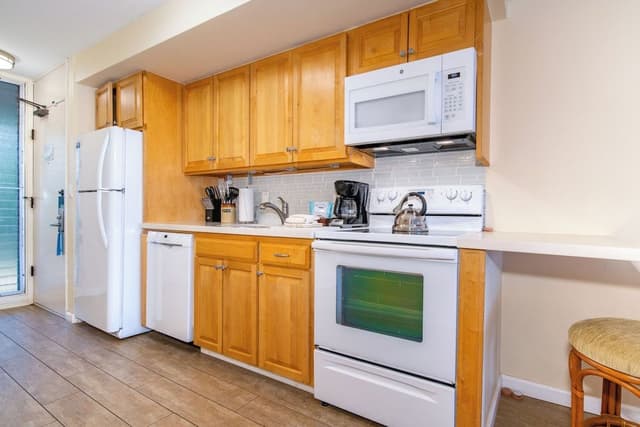 Studio, Garden View (Unit MEK111)