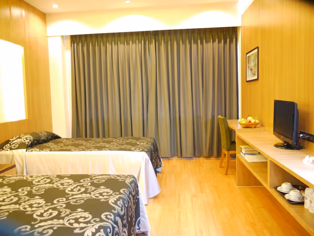 Grand Deluxe Twin Room