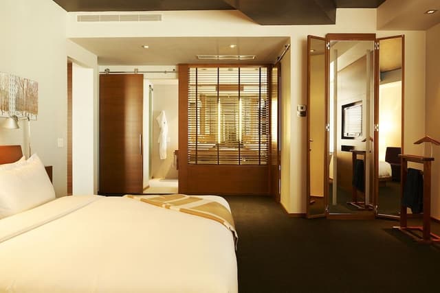 Prestige Room