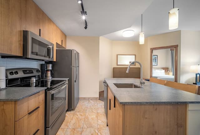 Suite, 2 Bedrooms (King in Master, Queen in 2nd Bedroom)