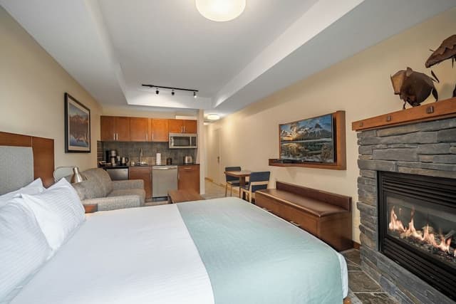 Deluxe Room, 1 Queen Bed with Sofa bed