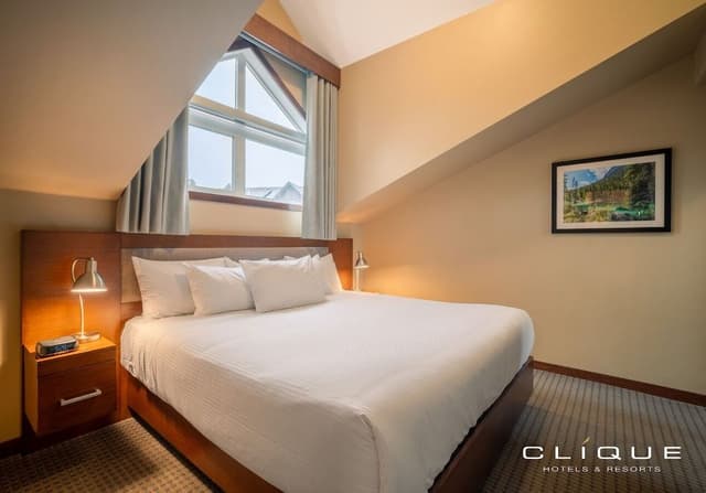 Suite, 2 Bedrooms (King in Master, Queen in 2nd Bedroom)