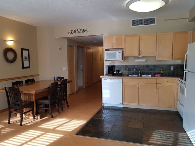 Luxury Condo, 3 Bedrooms, Jetted Tub, Mountain View