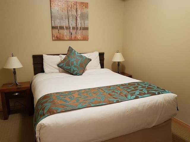 Luxury Condo, 2 Bedrooms, Accessible, Jetted Tub