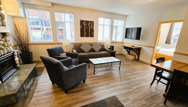 Luxury Condo, 3 Bedrooms, Jetted Tub, Mountain View