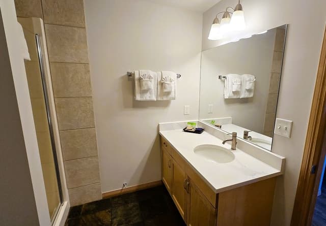 Luxury Condo, 3 Bedrooms, Jetted Tub, Mountain View