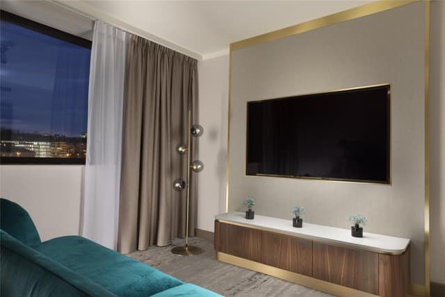 KING APARTMENT SUITE