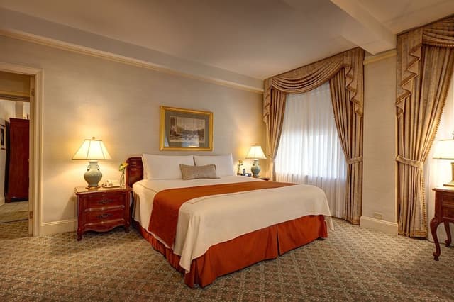 Suite, 1 King Bed