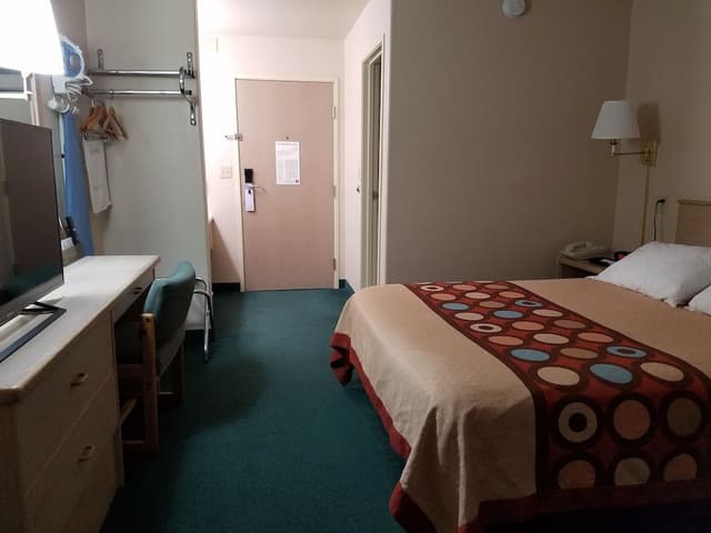 Deluxe Room, 1 Queen Bed, Non Smoking