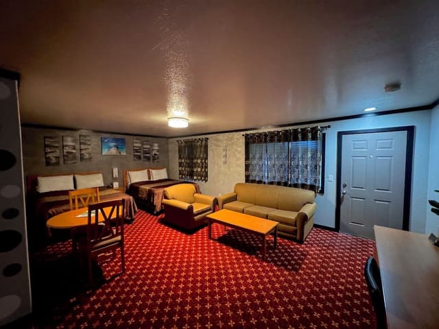 Deluxe Room, 2 Queen Beds, Non Smoking, Refrigerator & Microwave