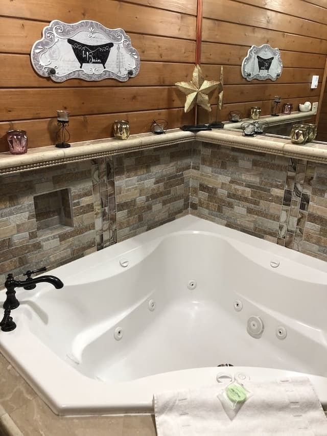 Deluxe Suite, 1 King Bed, Hot Tub