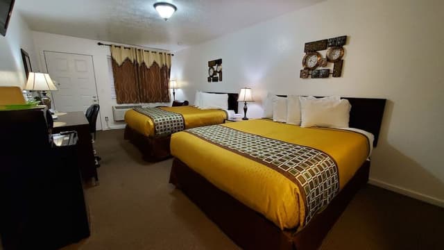 Two Queen Beds, Non-Smoking