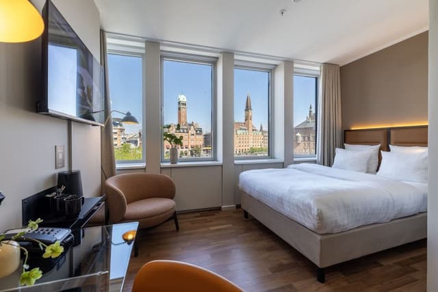 Executive double room with lounge access