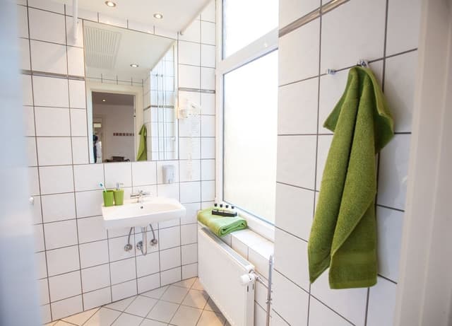 Standard Triple Room, Non Smoking, Refrigerator