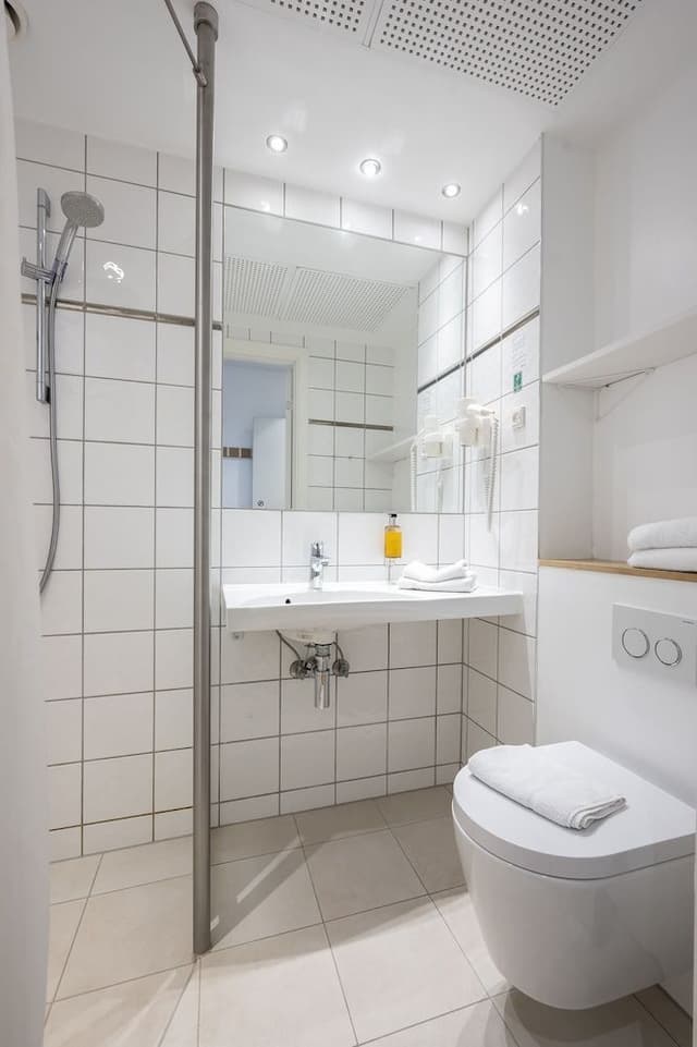 Standard Twin Room, Non Smoking, Refrigerator