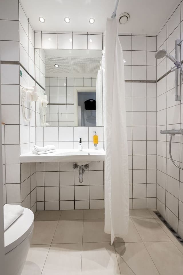 Standard Twin Room, Non Smoking, Refrigerator