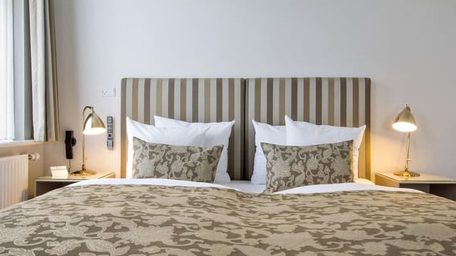 Suite, 1 King Bed, Non Smoking, Hot Tub (with Sofabed)