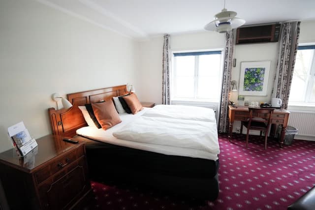 Superior Room, Sauna, Lake View