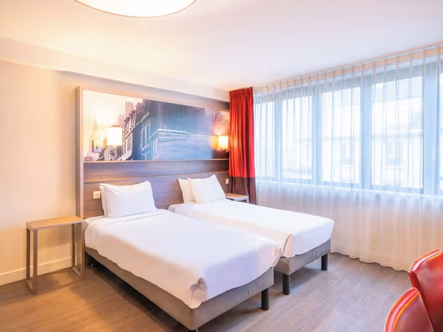 Standard Studio, 2 Twin Beds, Mobility Accessible