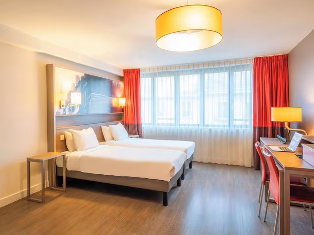 Standard Studio, 2 Twin Beds, Mobility Accessible