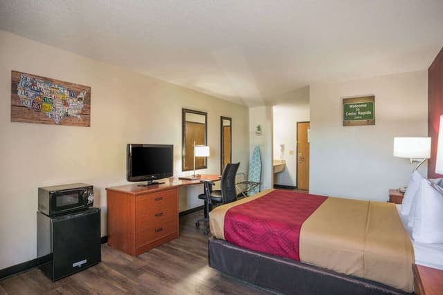 Room, 1 Queen Bed, Non Smoking (Senior room)
