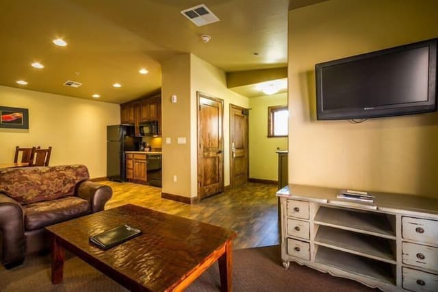 Luxury Suite
