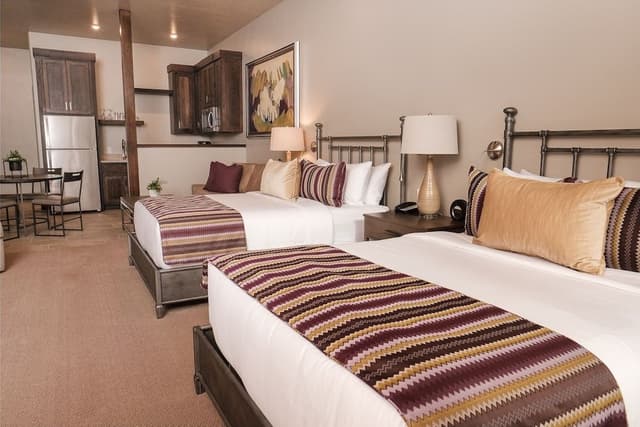 Queen Hillside Suite