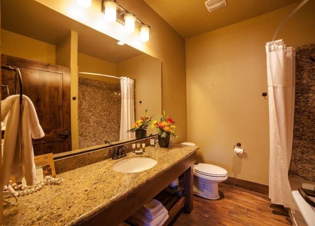 Hillside Classic Suite