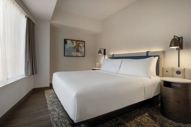 Standard Room, 1 King Bed (No Resort Fee)