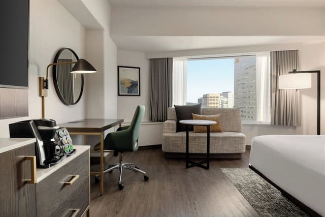 Premium Room, 1 King Bed (Space Needle View)
