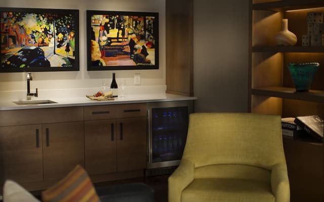 Cosmopolitan Suite