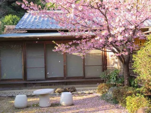 Class 2, Annex Building, Outdoor Bath (Run of the house / pictures are examples)