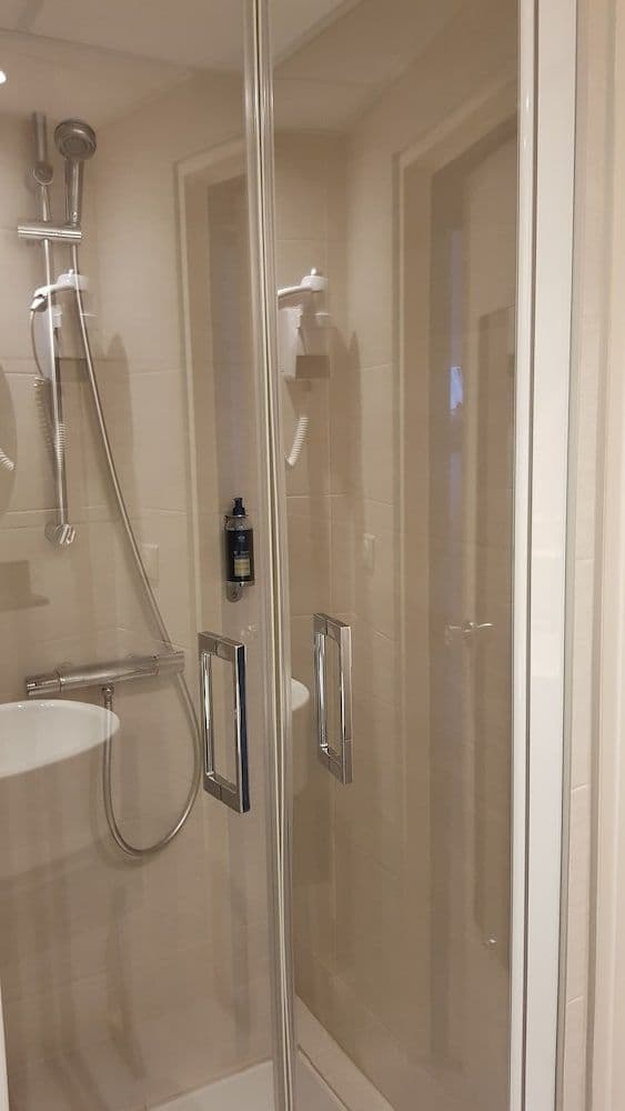 Standard Twin Room (with SAUNA access)