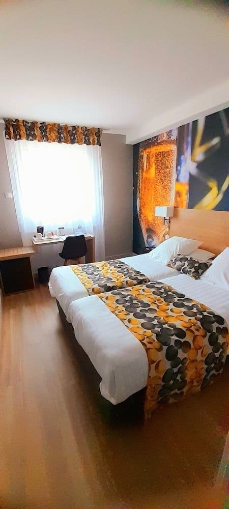 Standard Twin Room (with SAUNA access)