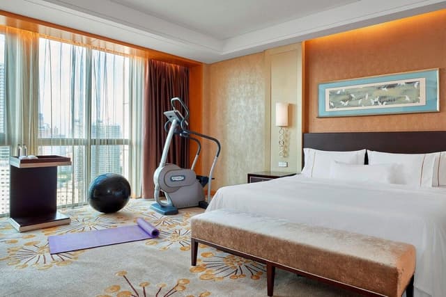 Executive Room, 1 King Bed, Executive Level