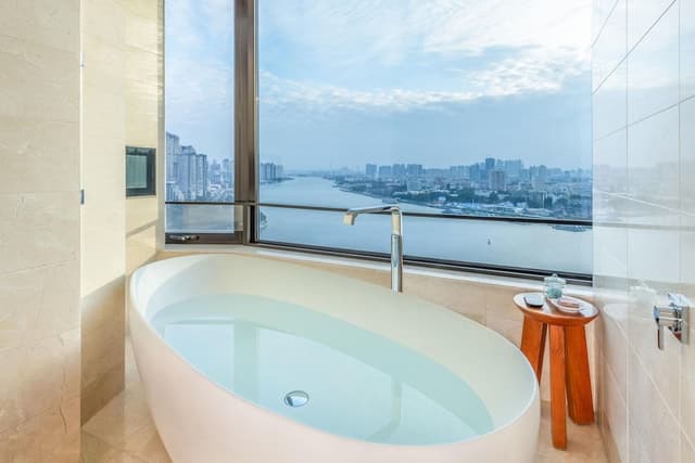 Club Deluxe Room River View King Bed
