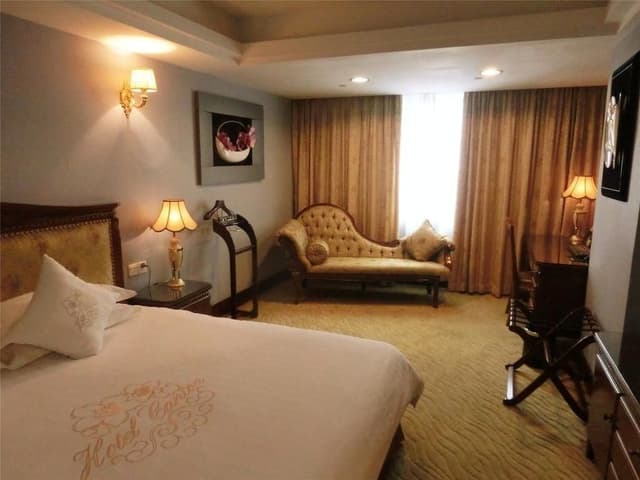 Commercial Suite