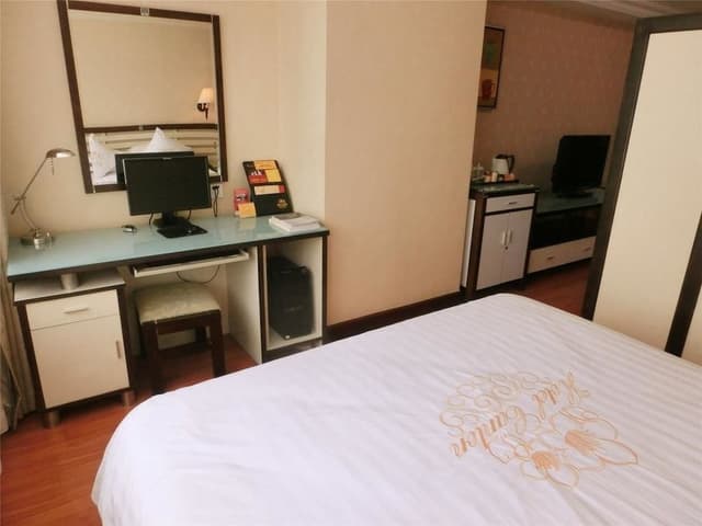 Commercial King Room