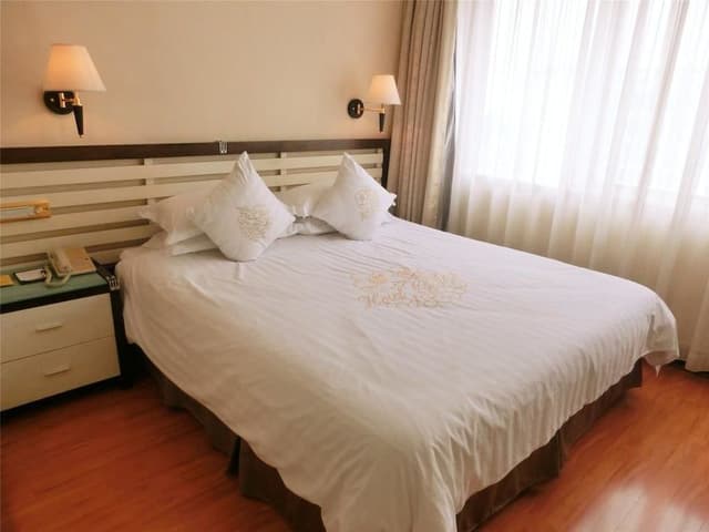 Commercial King Room