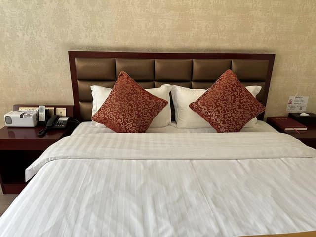 Business King Room