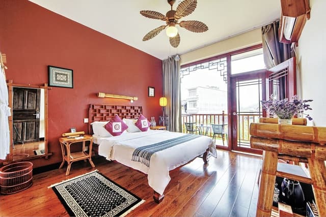 Moon Hill View Queen Balcony Room