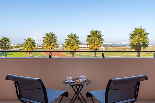 Deluxe Room with terrace and sea view