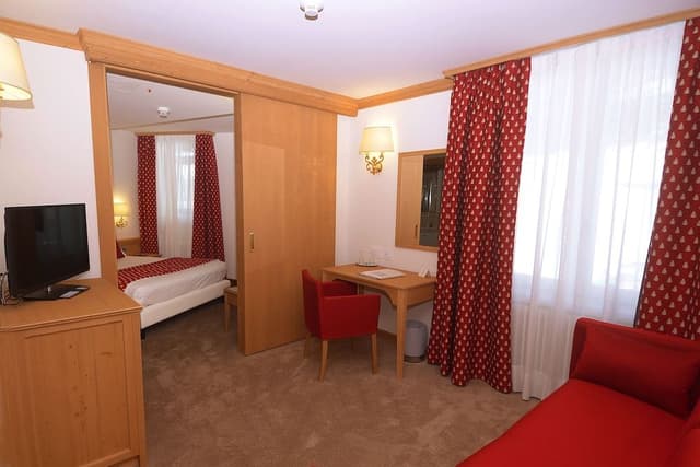 Junior Suite (Deluxe)