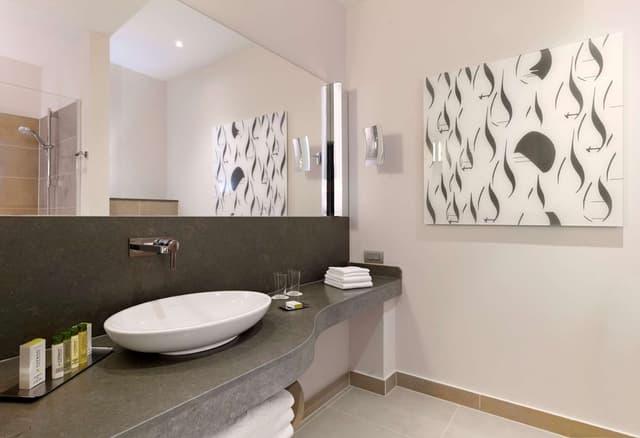 KING DELUXE ROOM WITH BALCONY